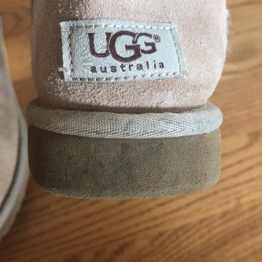 Tan ugg boots - Picture 7 of 8